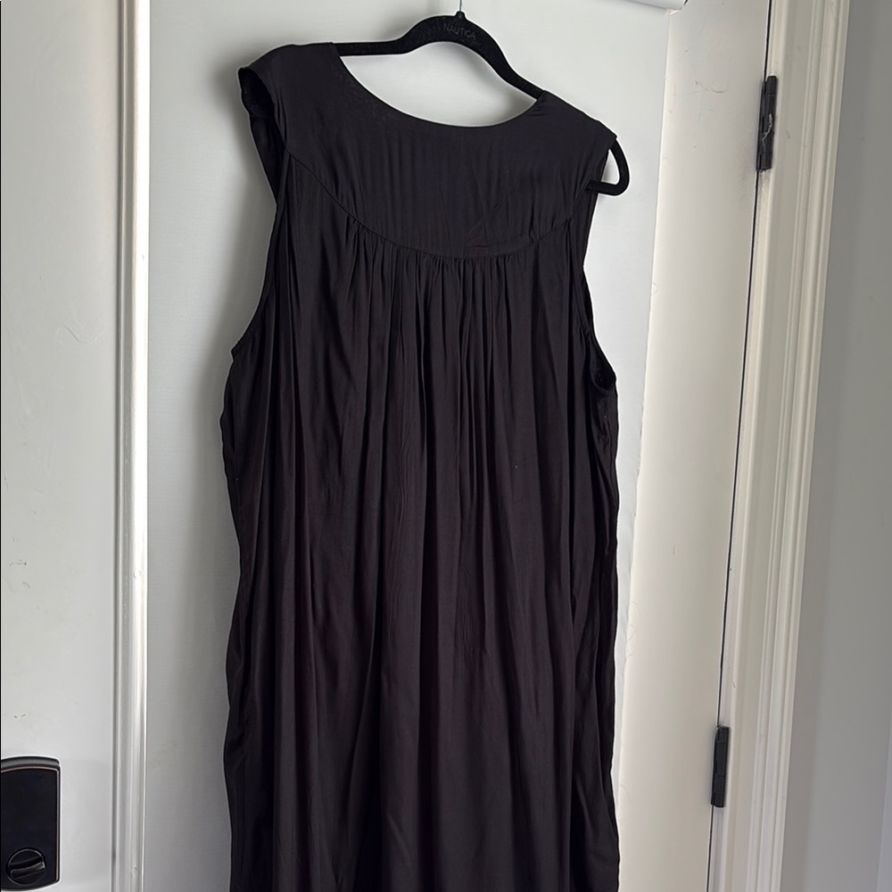 The Pyramid Collection Charcoal Sleeveless Dress T2 - Picture 6 of 9